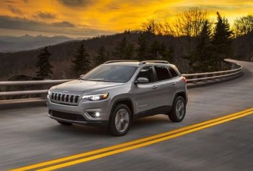 what is the towing capacity of a jeep cherokee trailhawk